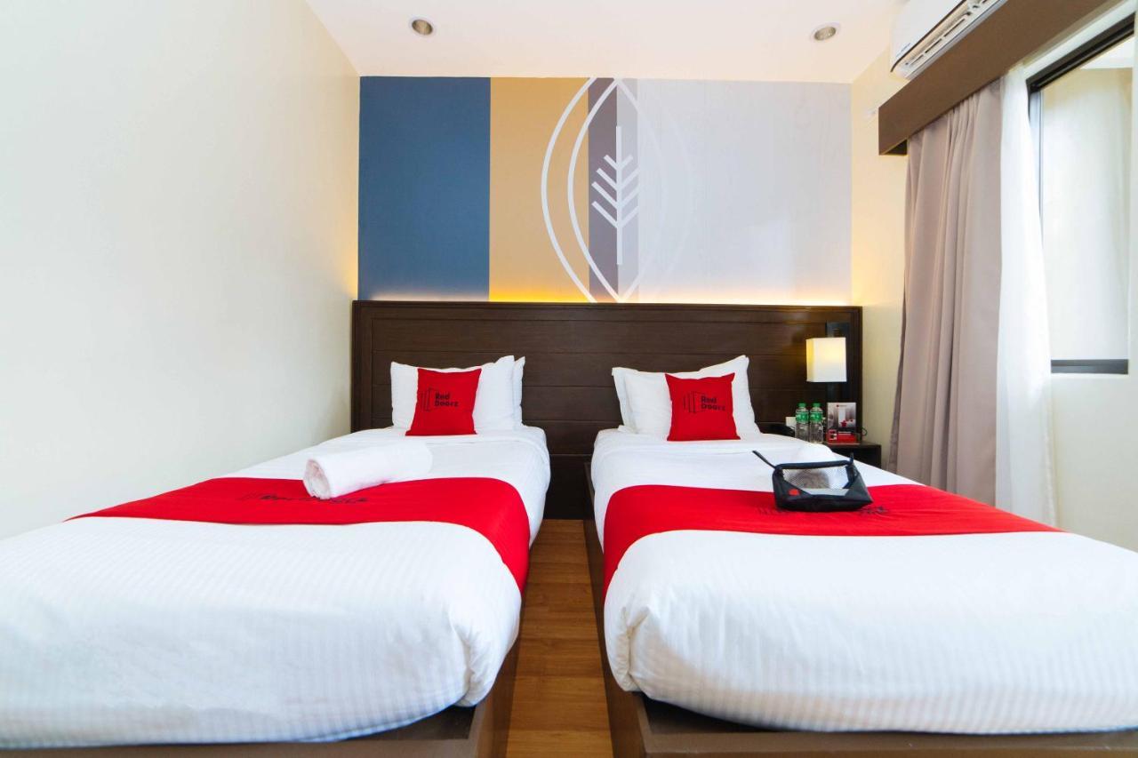 Reddoorz Premium @ Sta Rosa Tagaytay Road Hotel Silang Exterior foto