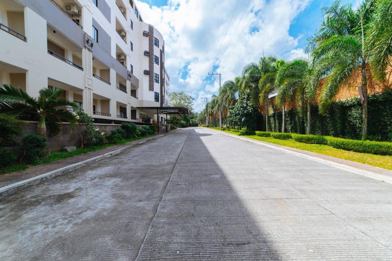 Reddoorz Premium @ Sta Rosa Tagaytay Road Hotel Silang Exterior foto