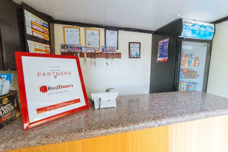 Reddoorz Premium @ Sta Rosa Tagaytay Road Hotel Silang Exterior foto